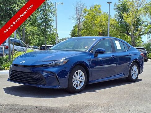 Used 2025 Toyota Camry LE FWD image 3