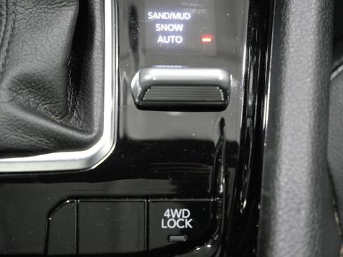 Used 2023 Jeep Compass Limited w/ Sun and Sound Group AWD/4WD image 22