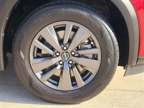 Used 2022 Nissan Pathfinder SV FWD image 10