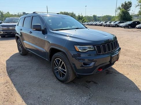 Used 2017 Jeep Grand Cherokee Trailhawk w/ Trailhawk Luxury Group AWD/4WD image 7