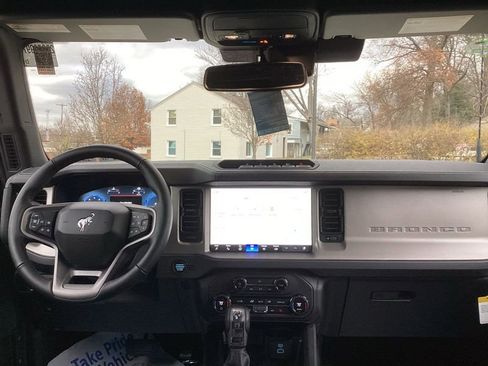 New 2025 Ford Bronco Outer Banks w/ Sasquatch Package image 32