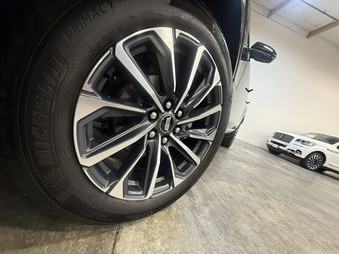 Used 2024 Cadillac Lyriq Sport AWD/4WD image 16