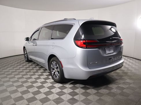 Used 2022 Chrysler Pacifica Pinnacle image 7