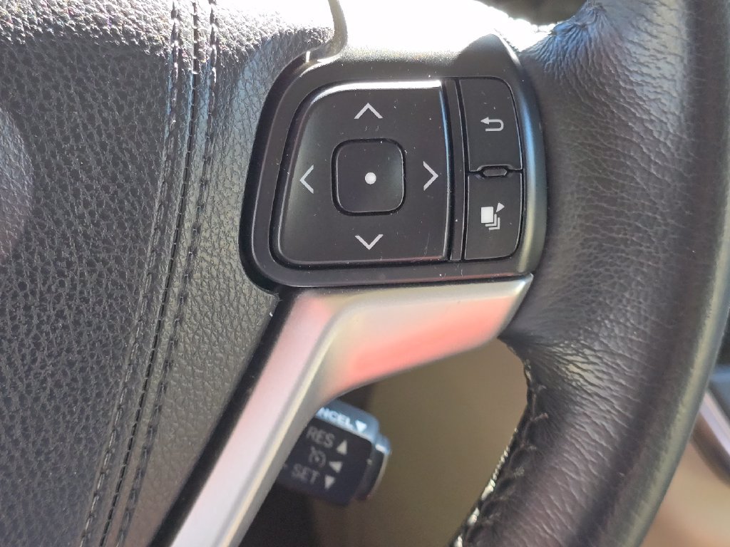 Used 2017 Toyota Sienna XLE Premium AWD/4WD image 11