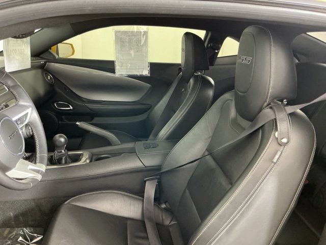 Used 2010 Chevrolet Camaro SS w/ LPO, Ground Effects Package RWD image 13