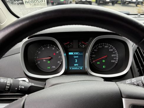 Used 2017 Chevrolet Equinox Premier w/ Enhanced Convenience Package AWD/4WD image 16