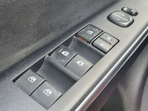 Used 2015 Toyota Camry XSE image 13