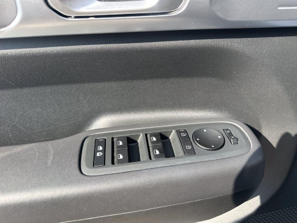 Used 2024 Hyundai Santa Fe SE FWD image 18