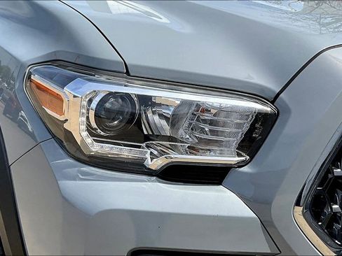 Used 2019 Toyota Tacoma TRD Off-Road image 30