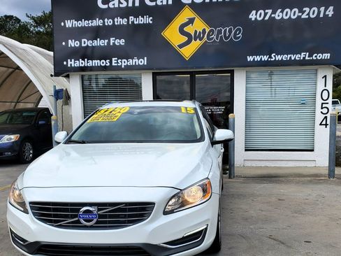 Used 2015 Volvo V60 T5 Premier image 2