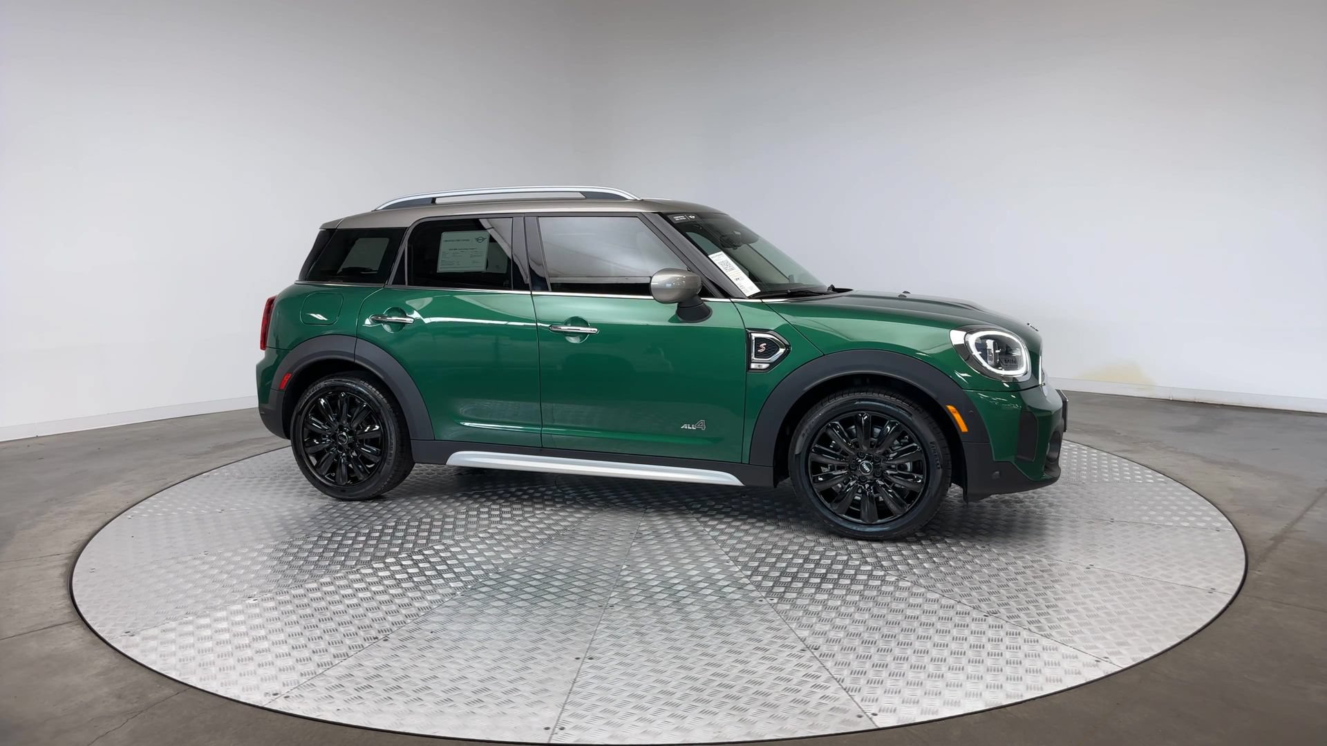Certified 2024 MINI Cooper Countryman S AWD/4WD image 9