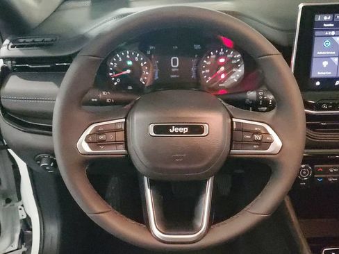 Used 2026 Jeep Compass Latitude AWD/4WD image 27