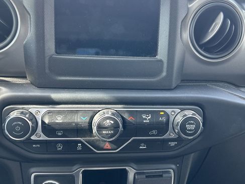 Used 2023 Jeep Wrangler Sport image 16