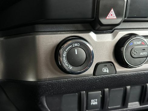 Used 2023 Toyota Tacoma SR AWD/4WD image 26