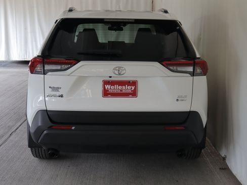 Used 2025 Toyota RAV4 XLE w/ Convenience Package AWD/4WD image 27