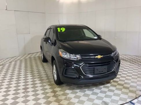 Used 2019 Chevrolet Trax LS w/ Tint and Cruise Package FWD image 5