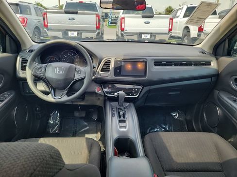 Used 2018 Honda HR-V EX image 12