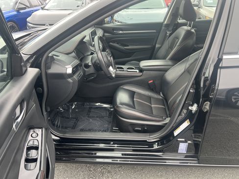 Certified 2024 Nissan Altima 2.5 SR image 13