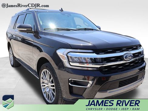 Used 2024 Ford Expedition Limited AWD/4WD image 6
