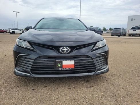 Used 2021 Toyota Camry LE FWD image 3