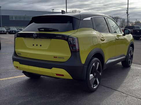 Used 2025 Nissan Kicks SR image 5