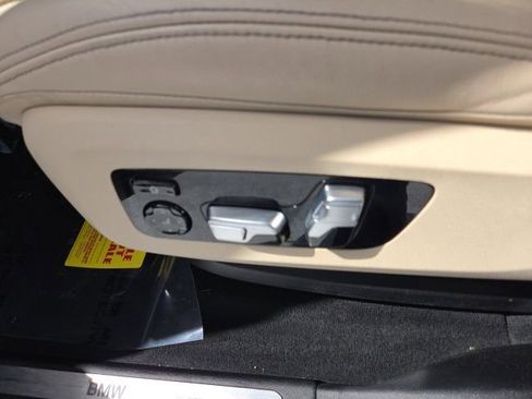 Used 2022 BMW X7 xDrive40i w/ Premium Package image 30