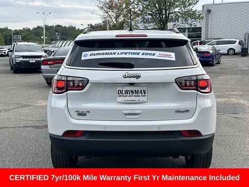 Used 2023 Jeep Compass Latitude w/ Sun and Sound Group AWD/4WD image 4