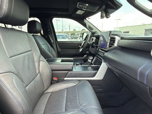 Used 2024 Toyota Sequoia Platinum AWD/4WD image 33
