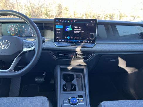 Certified 2025 Volkswagen Tiguan S image 27