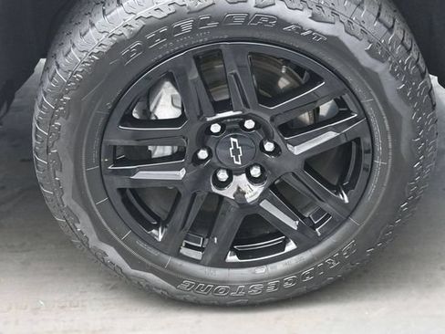 Used 2023 Chevrolet Silverado 1500 Custom Trail Boss AWD/4WD image 47