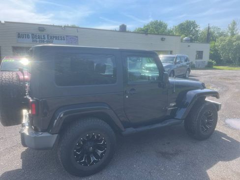 Used 2008 Jeep Wrangler Sahara w/ Dual Top Group AWD/4WD image 9