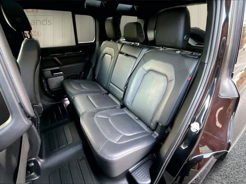 Used 2023 Land Rover Defender 110 X-Dynamic SE image 22