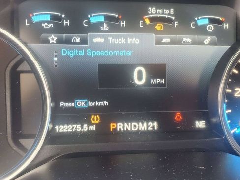 Used 2015 Ford F150 Lariat w/ Equipment Group 502A Luxury RWD image 16