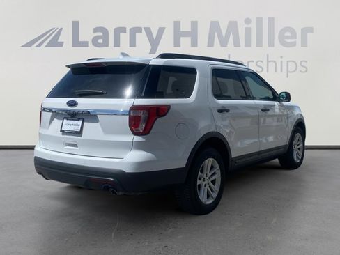 Certified 2017 Ford Explorer FWD image 5