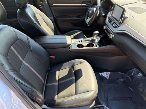 Used 2024 Nissan Altima 2.5 SR AWD/4WD image 26