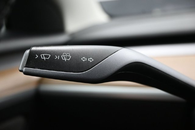 Used 2023 Tesla Model 3 Standard Range RWD image 17