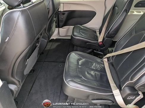 Used 2021 Chrysler Pacifica Limited AWD/4WD image 26