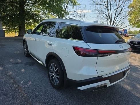 Used 2023 INFINITI QX60 Sensory w/ Vision Package image 3