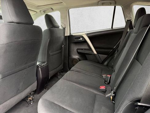 Used 2014 Toyota RAV4 XLE FWD image 10