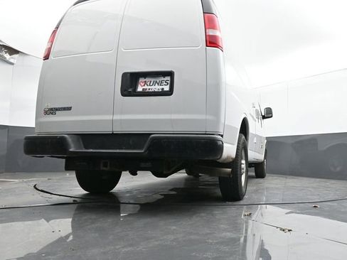 Used 2018 Chevrolet Express 2500 Extended w/ Driver Convenience Package image 27