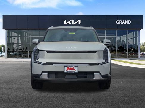 New 2026 Kia EV9 Wind AWD/4WD image 3