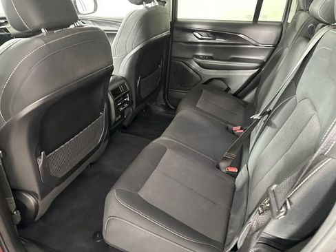 Certified 2023 Jeep Grand Cherokee Laredo AWD/4WD image 19