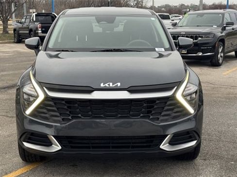 Used 2023 Kia Sportage LX image 3