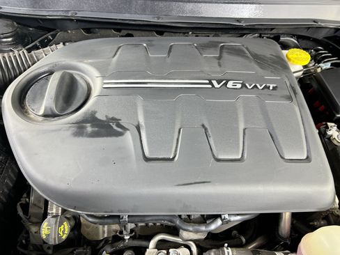 Used 2022 Jeep Cherokee Trailhawk w/ Premium Leather Package AWD/4WD image 28