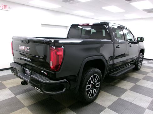 Used 2024 GMC Sierra 1500 AT4 w/ Technology Package AWD/4WD image 14