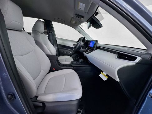 Used 2026 Toyota Corolla Cross LE image 28