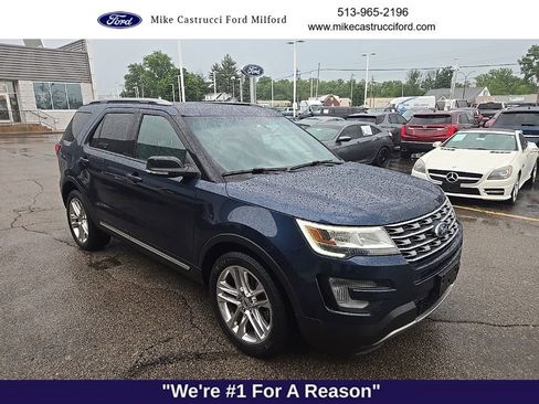 Used 2017 Ford Explorer XLT w/ Equipment Group 202A FWD image 3