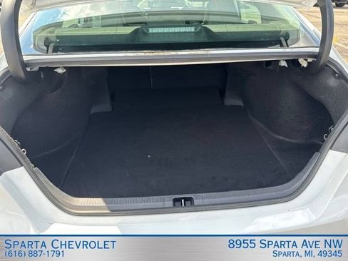 Used 2024 Toyota Camry SE FWD image 31