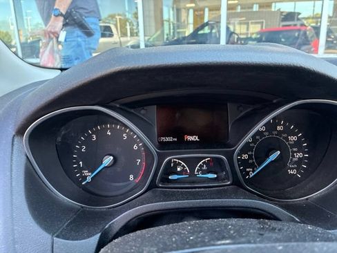 Used 2017 Ford Focus SE FWD image 13