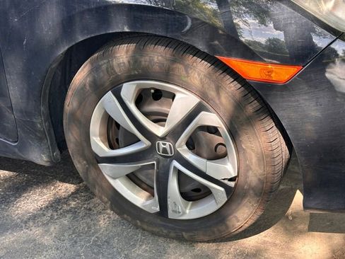 Used 2017 Honda Civic LX image 4